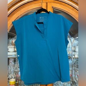 Figs Rafaela Scrub Top L in Pacific Blue